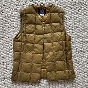 Taion Soft Shell Button V-neck Down Vest in bronze US/EU Medium - Asia Large